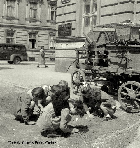 Igra-na-ulici-ulica-Braće-Kaurića_-Zagreb-1959